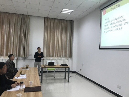 皇冠正规娱乐平台组织新进教师进行首聘期满述职汇报